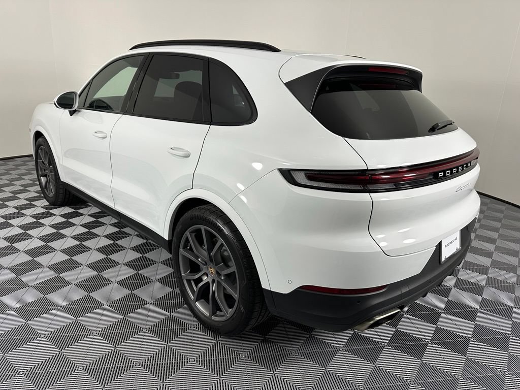Certified 2025 Porsche Cayenne AWD/4WD image 3