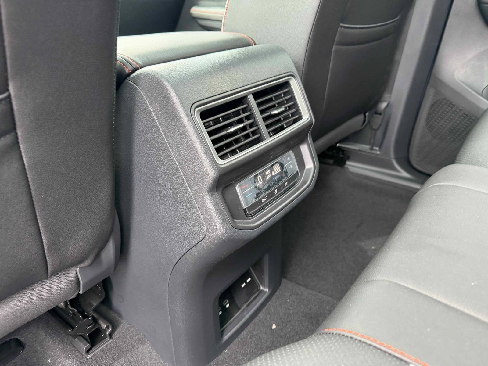 New 2026 Volkswagen Atlas Peak Edition AWD/4WD image 30