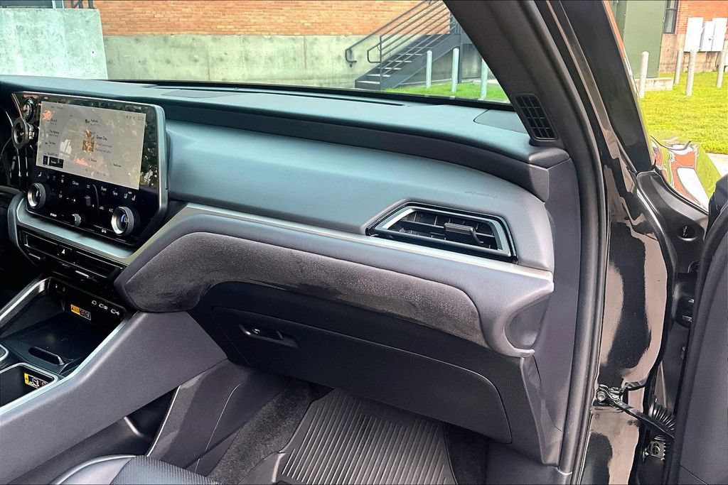 Used 2025 Lexus TX 500h AWD w/ Technology Package image 21