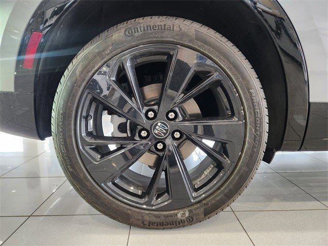 Certified 2025 Buick Envision Sport Touring image 17