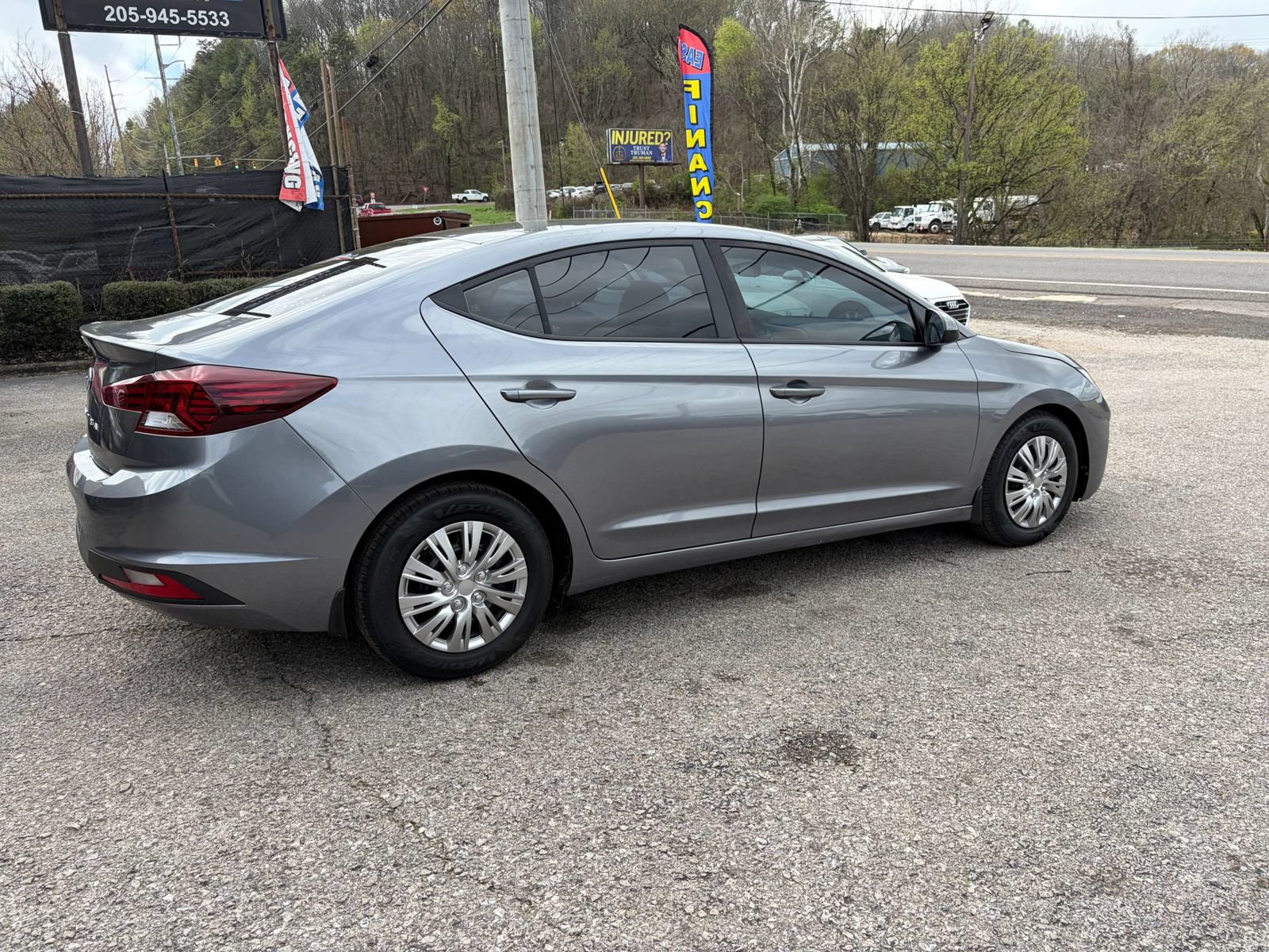 Used 2020 Hyundai Elantra SE w/ Cargo Package (C1) FWD image 5