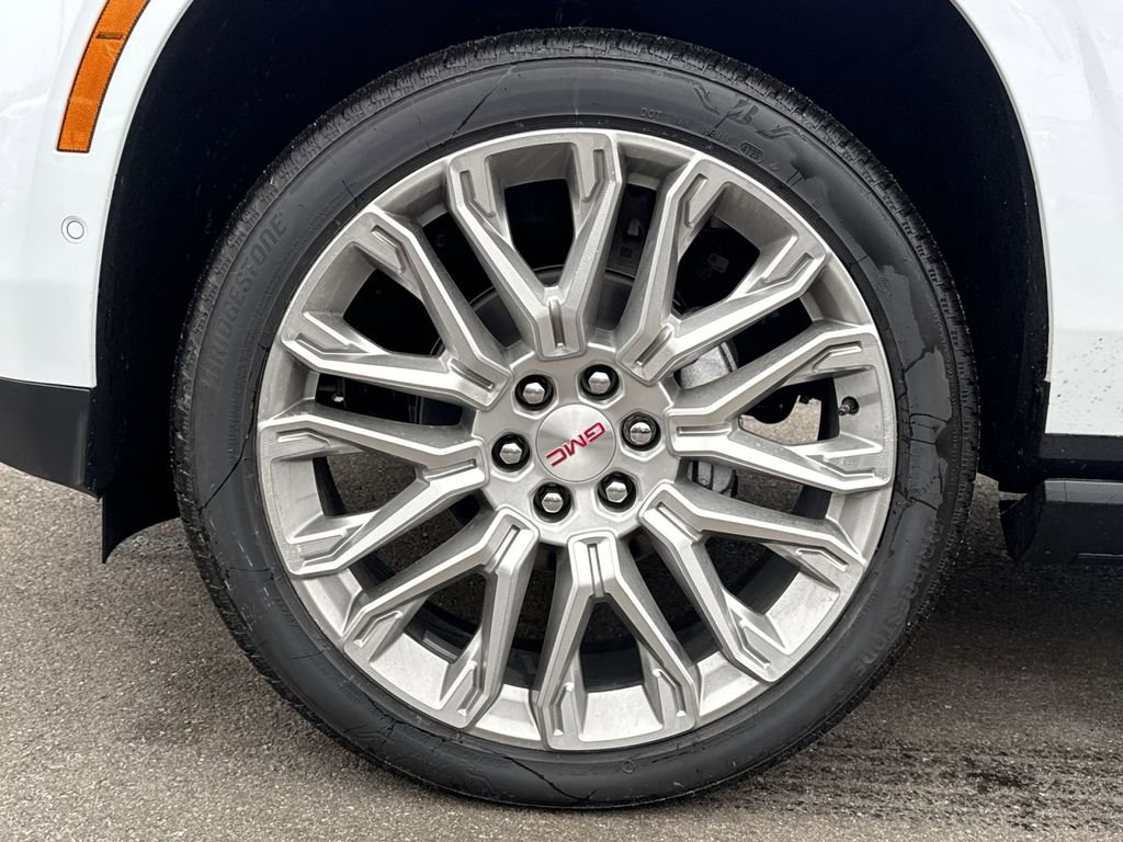 New 2026 GMC Yukon XL Denali w/ Denali Reserve Package image 12