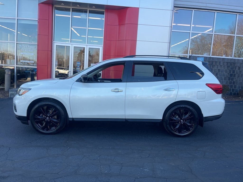 Used 2018 Nissan Pathfinder SL w/ Midnight Edition Package video 2