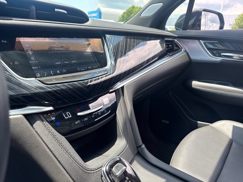 Used 2024 Cadillac XT6 Premium Luxury AWD/4WD image 23