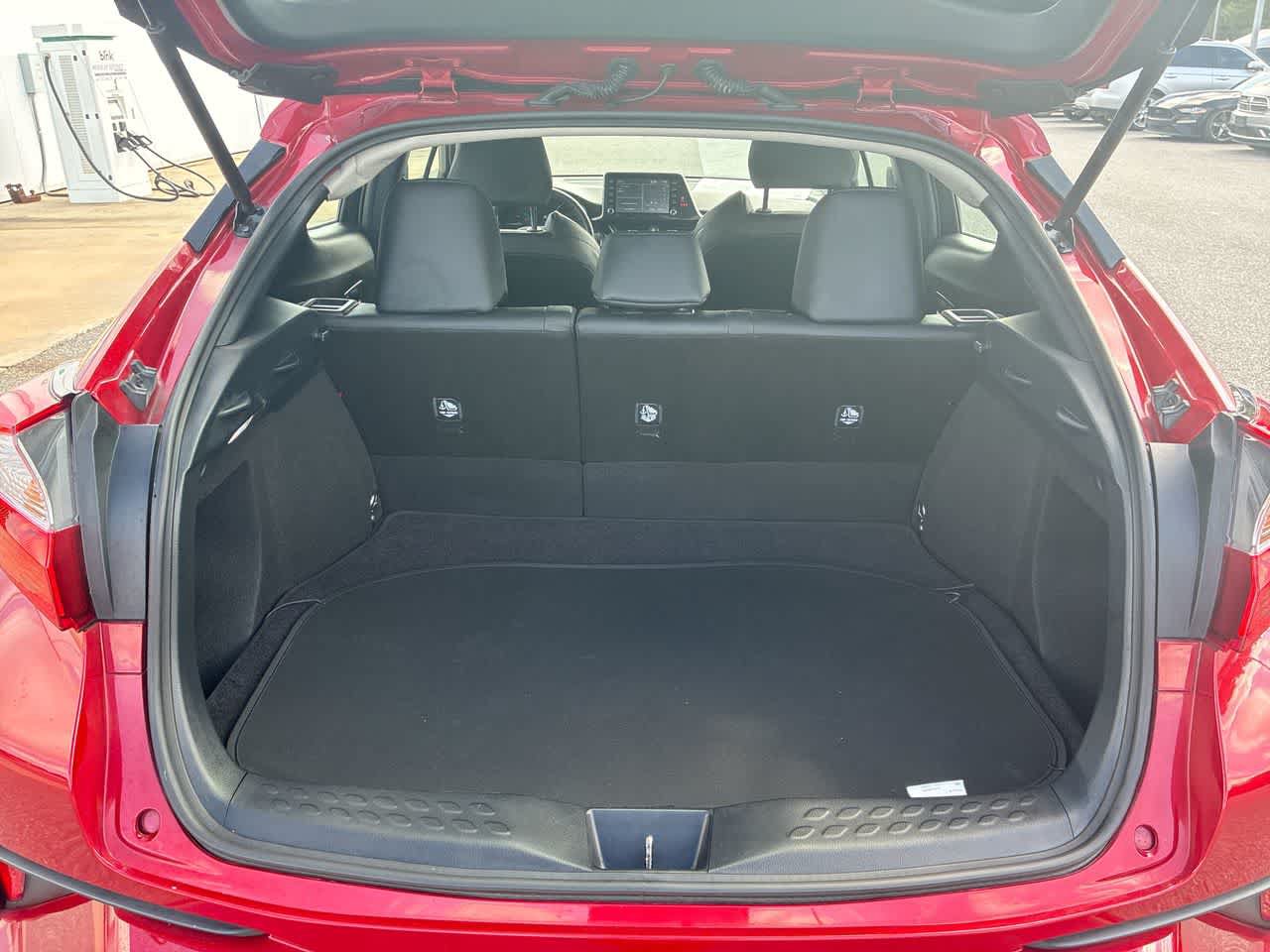 Used 2022 Toyota C-HR Limited FWD image 23