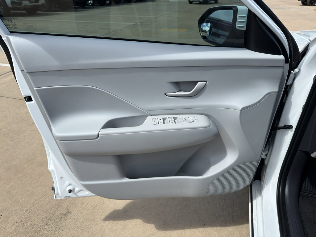 Used 2024 Hyundai Kona SEL FWD image 9