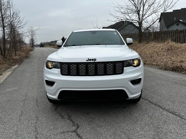 Used 2021 Jeep Grand Cherokee Laredo X image 2