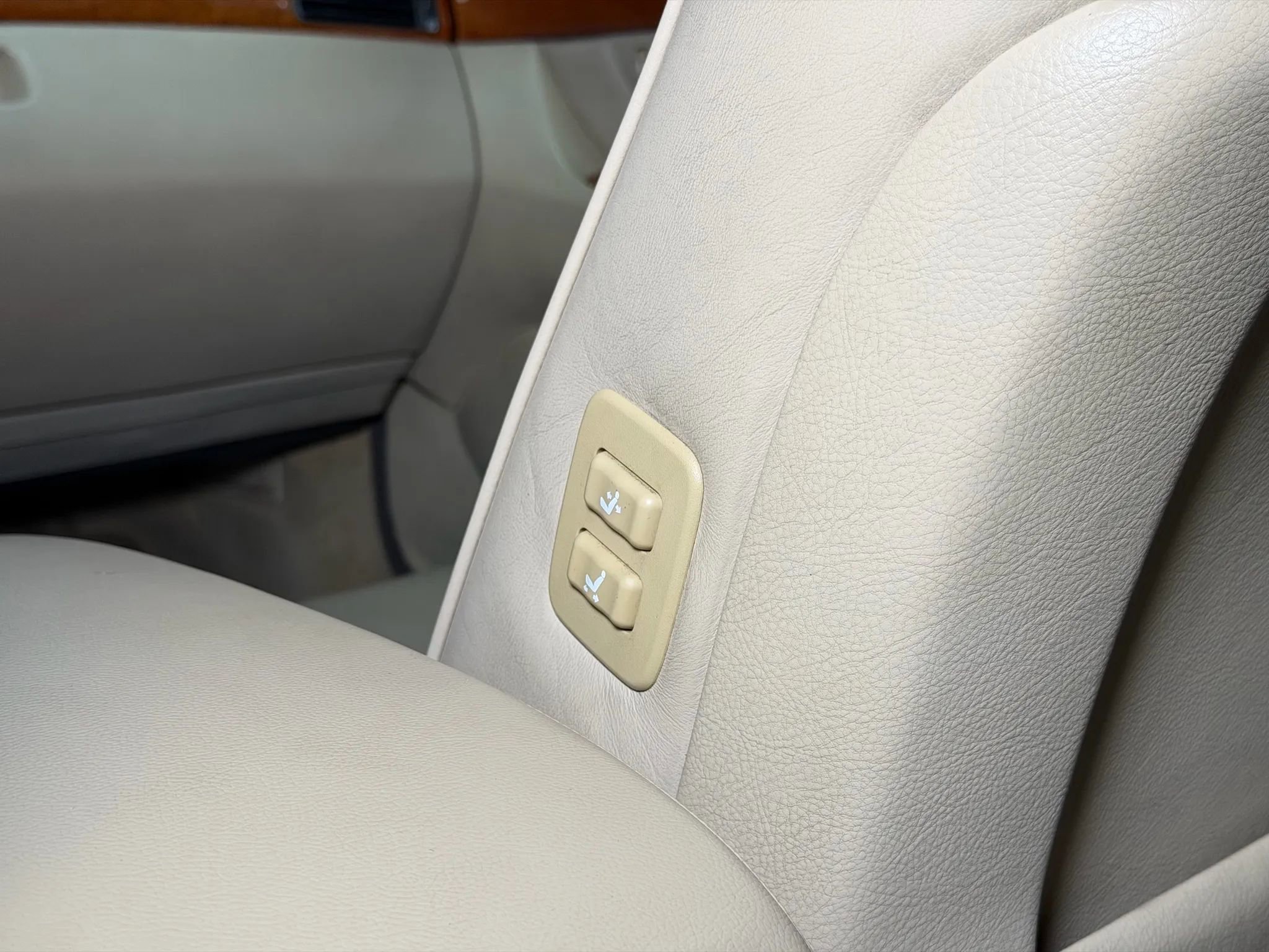 Used 2005 Lexus LS 430 image 23