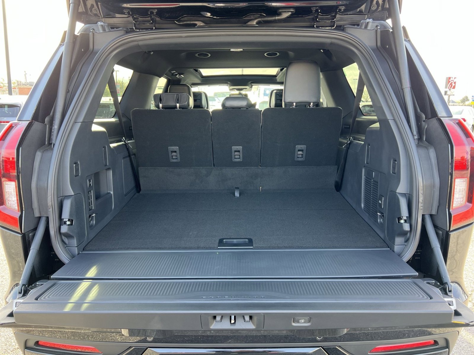 New 2026 Ford Expedition Max Platinum image 27