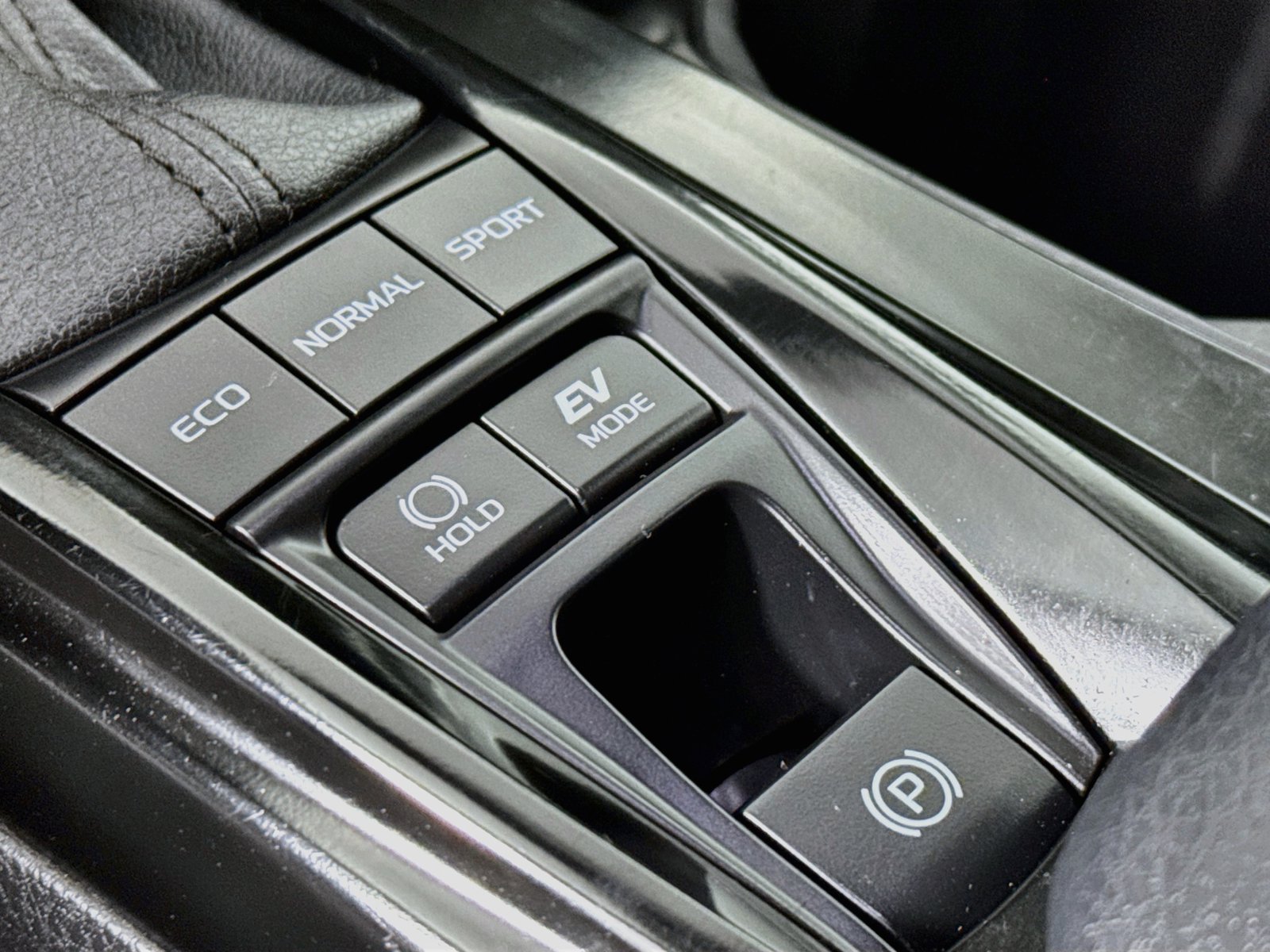 Used 2025 Toyota Camry LE FWD image 16