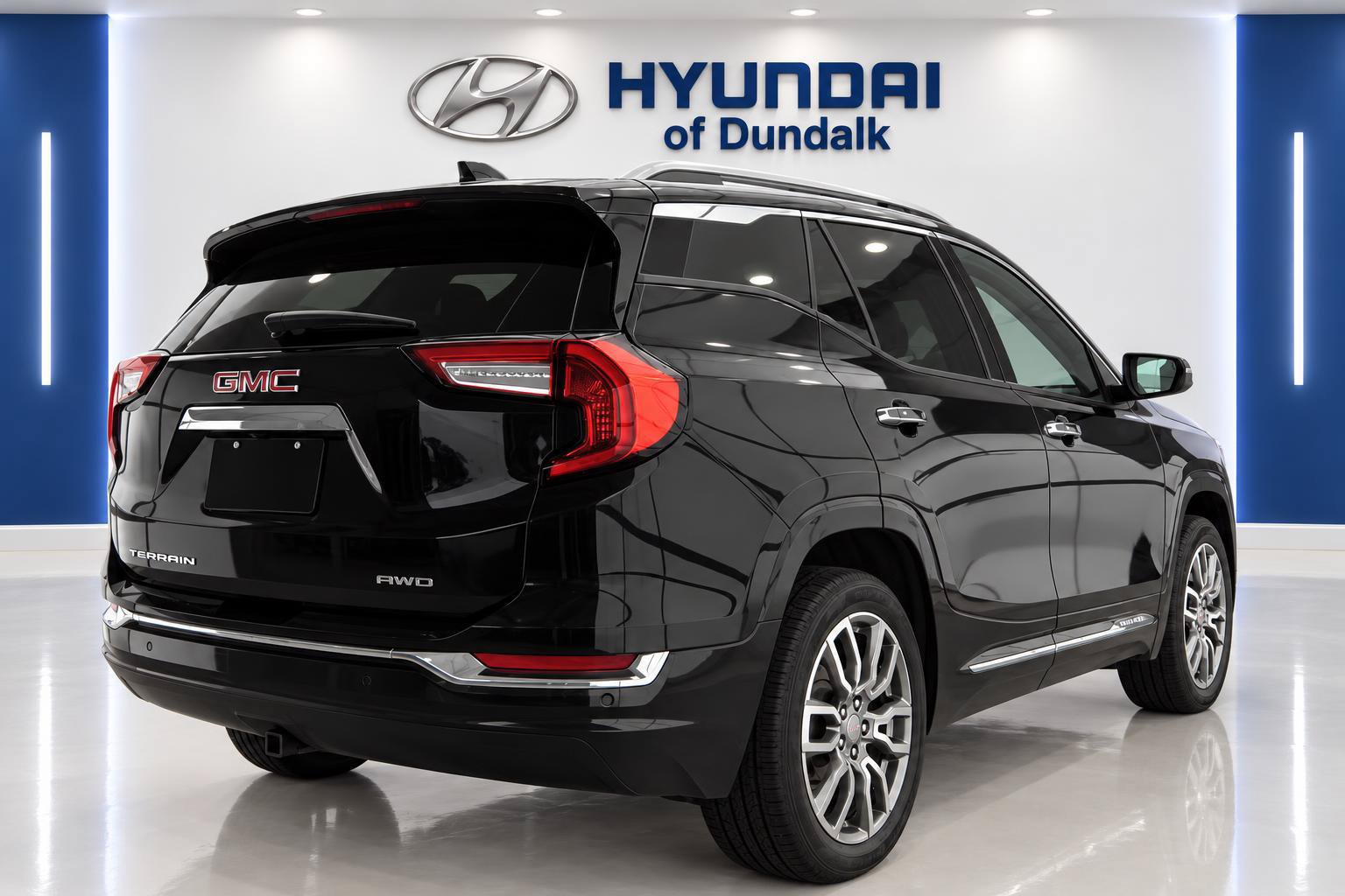 Used 2024 GMC Terrain Denali AWD/4WD image 4