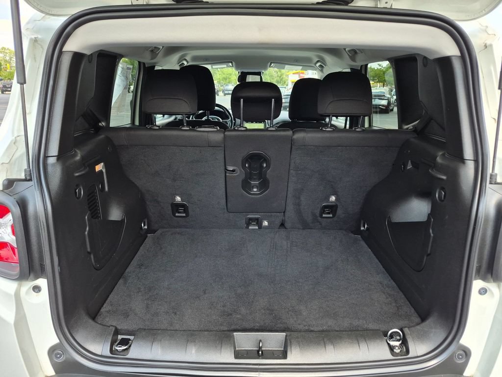 Used 2022 Jeep Renegade Latitude w/ Convenience Group AWD/4WD image 25