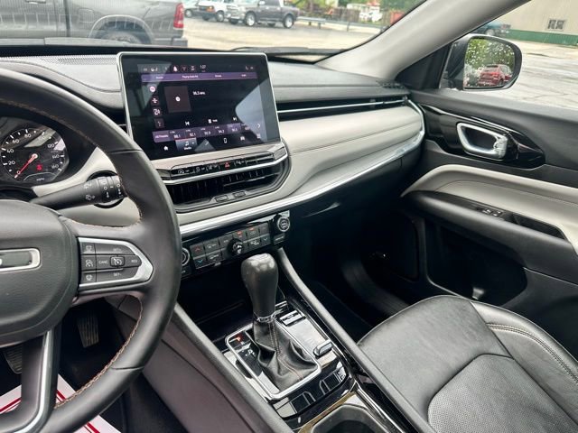 Used 2022 Jeep Compass Limited w/ Sun and Sound Group image 23