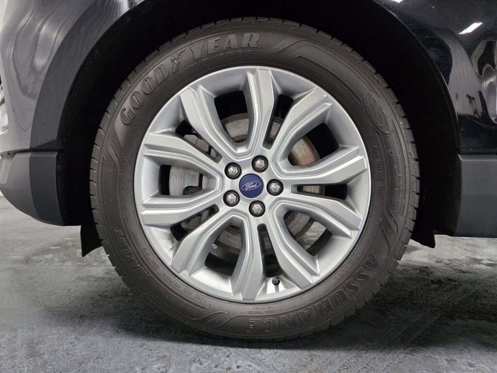 Used 2021 Ford Edge Titanium w/ Cargo Accessory Package AWD/4WD image 5