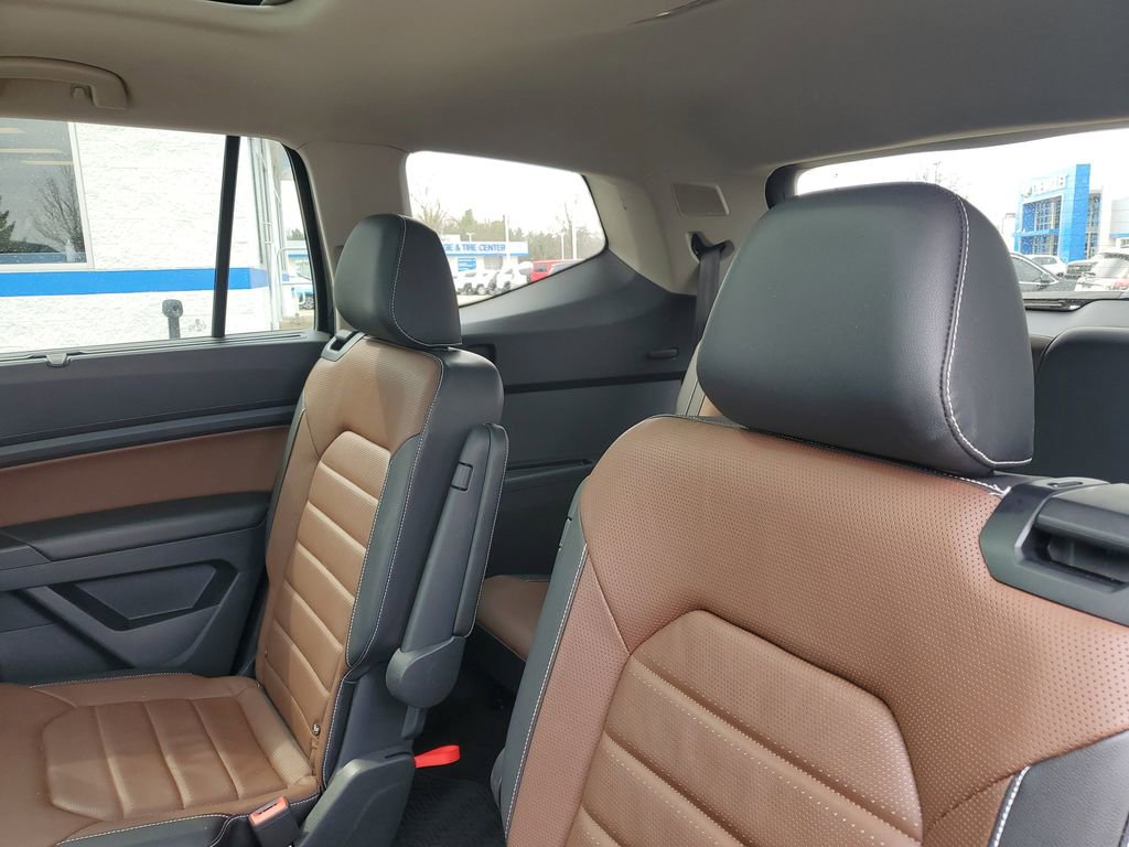 Used 2021 Volkswagen Atlas SEL Premium image 31