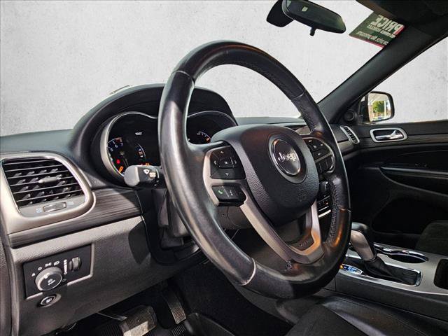 Used 2021 Jeep Grand Cherokee Laredo X AWD/4WD image 9