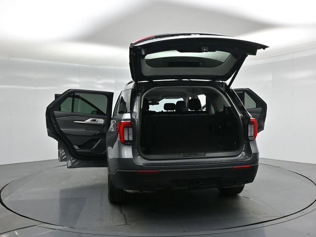 Certified 2025 Ford Explorer Active image 31