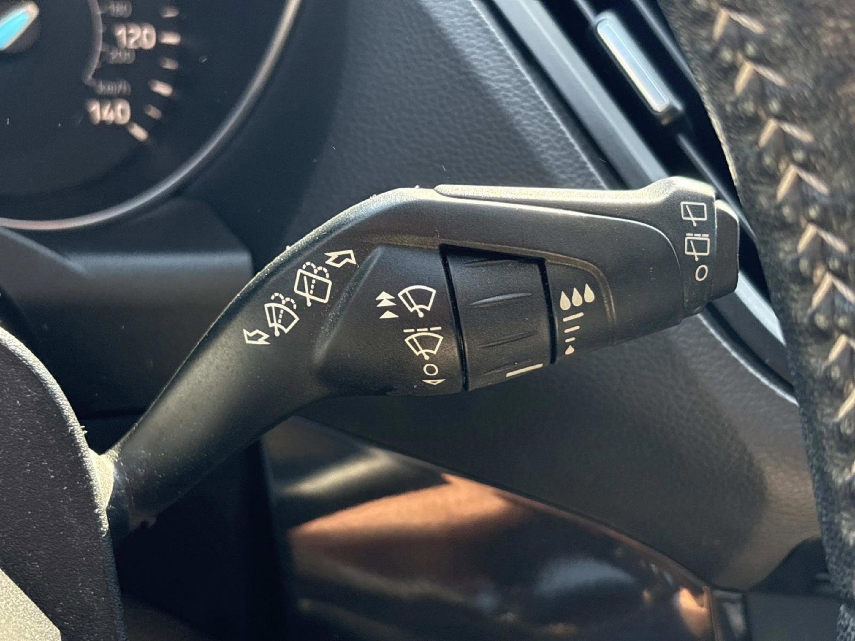 Used 2017 Ford Escape SE w/ Equipment Group 201A image 28