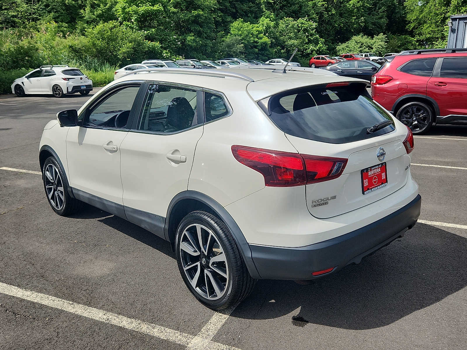 Used 2017 Nissan Rogue Sport SL w/ SL Premium Package AWD/4WD image 6