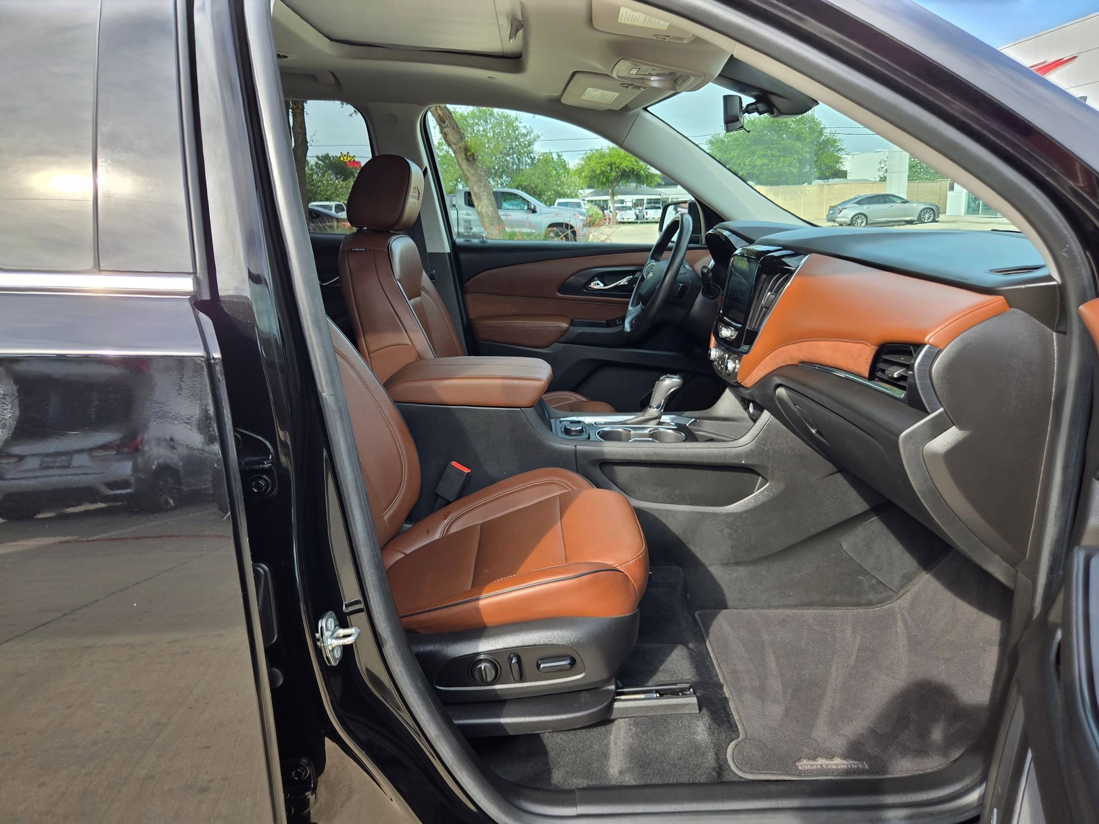 Used 2018 Chevrolet Traverse High Country AWD/4WD image 25