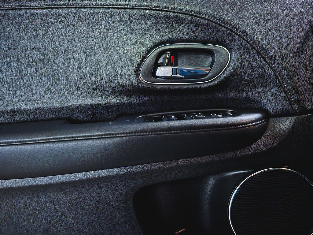 Used 2016 Honda HR-V EX-L image 16