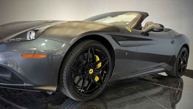 Used 2015 Ferrari California T image 42