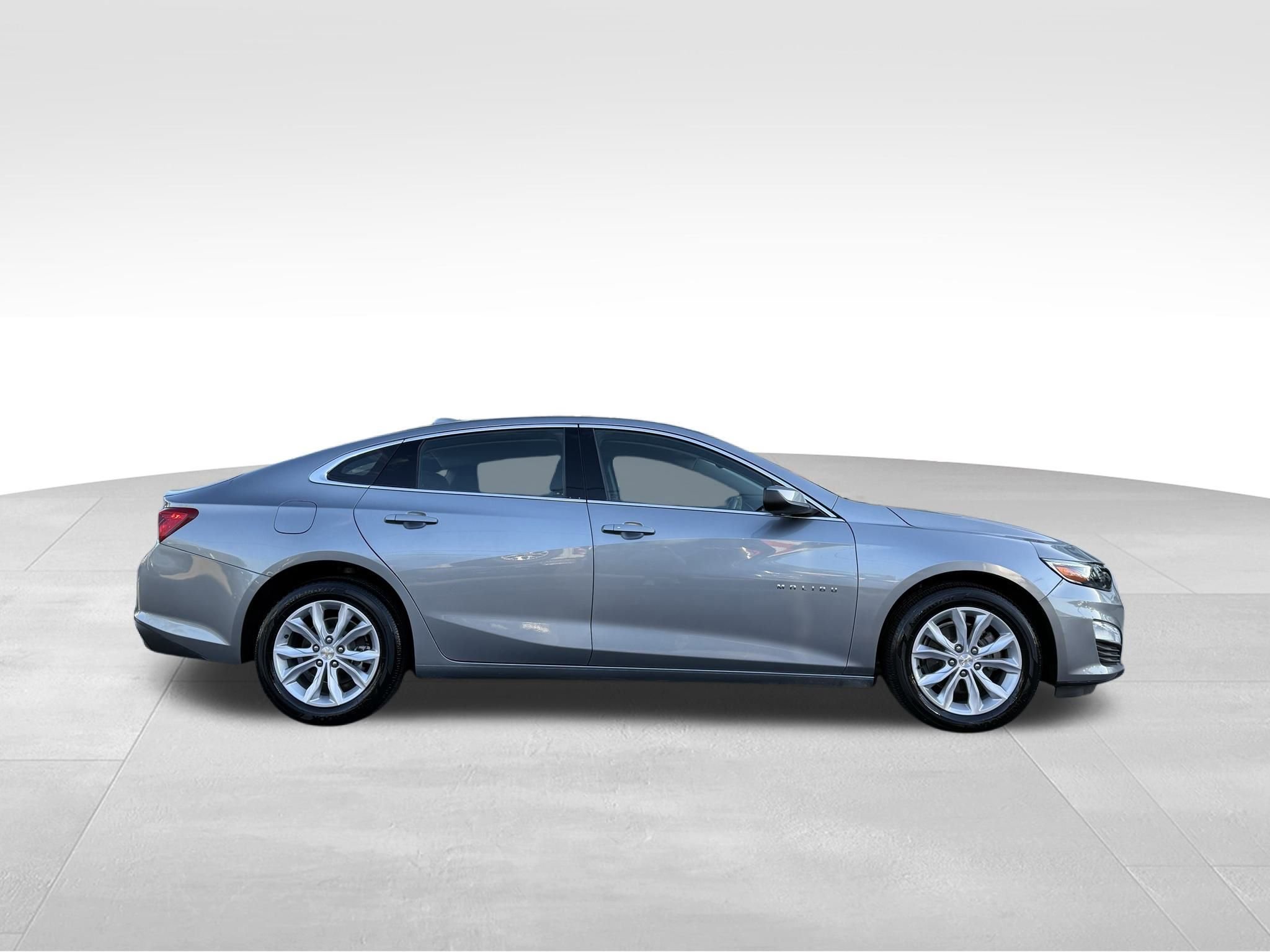 Used 2025 Chevrolet Malibu LT image 5