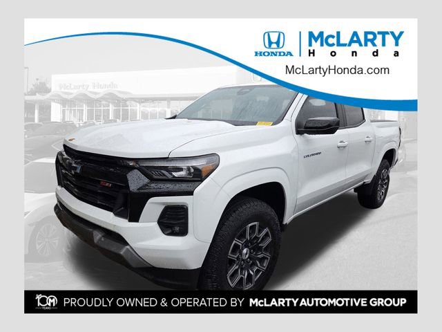 Used 2024 Chevrolet Colorado Z71 w/ Z71 Convenience Package 2