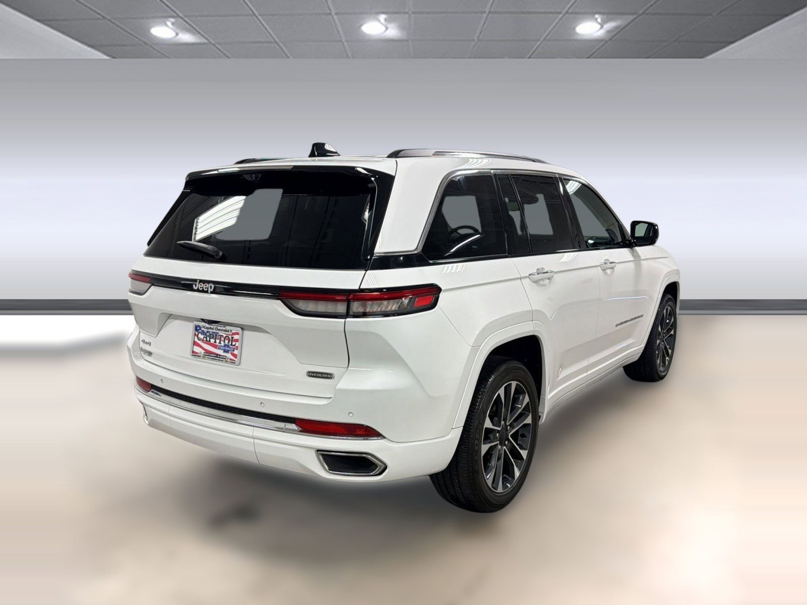 Used 2023 Jeep Grand Cherokee Overland w/ Adv Protech Group III AWD/4WD image 8