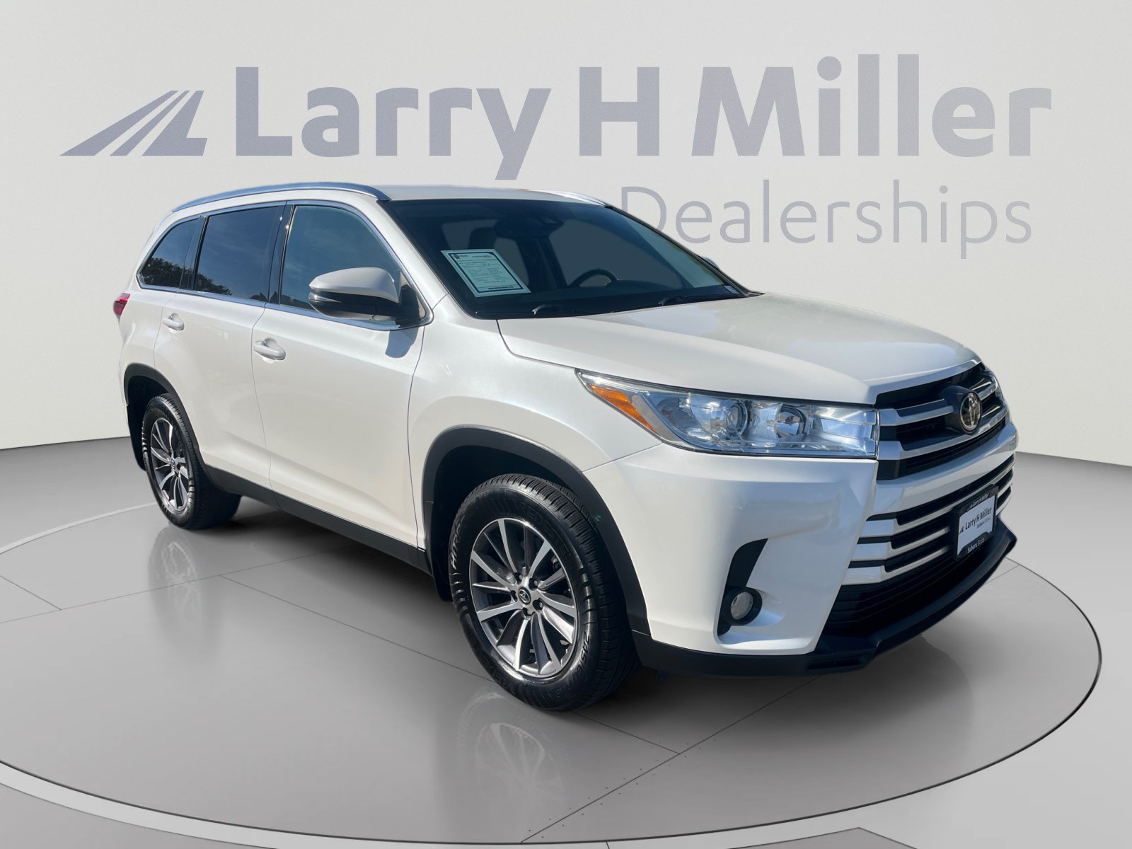 Used 2019 Toyota Highlander XLE AWD/4WD image 7