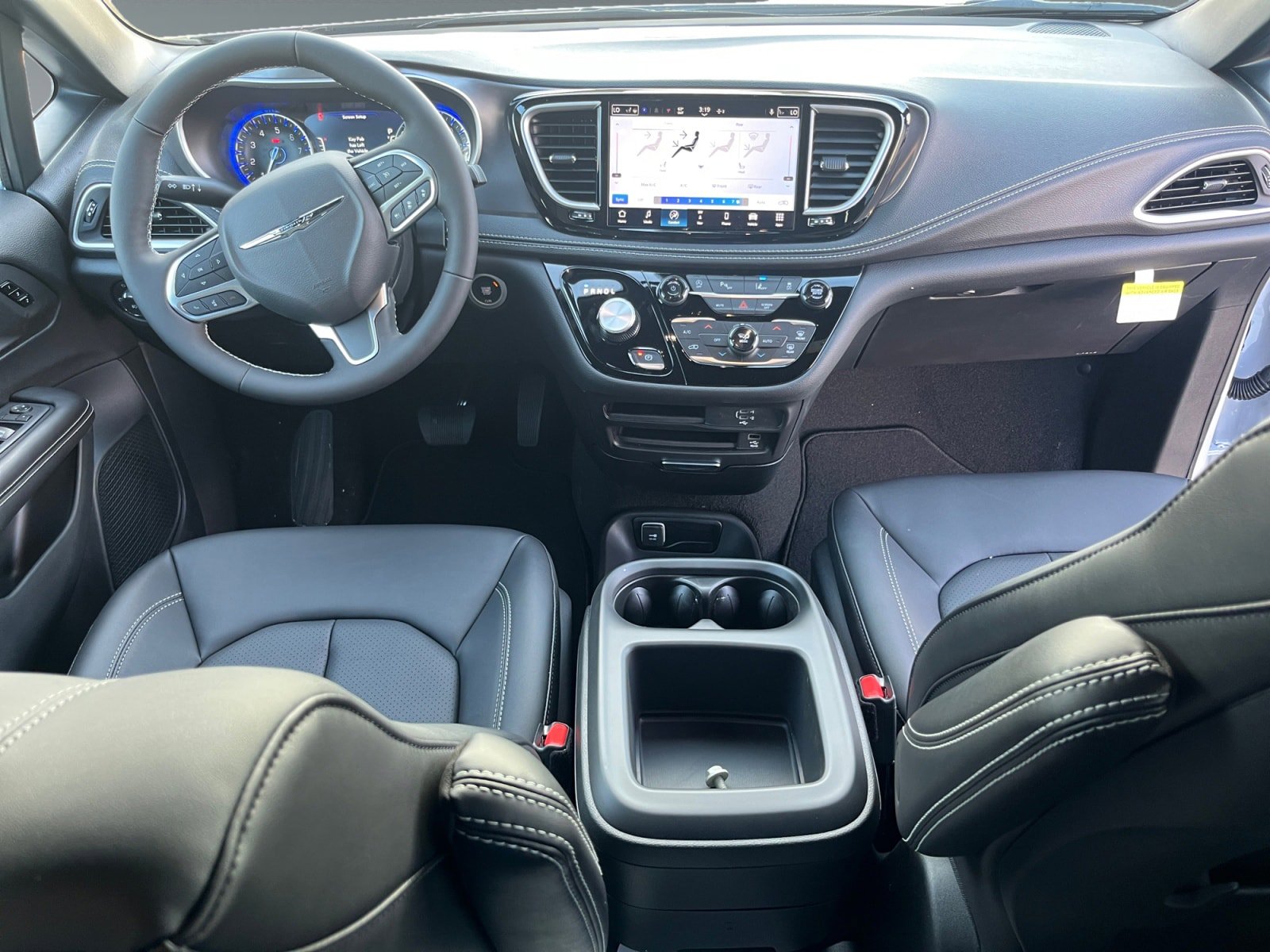 New 2026 Chrysler Pacifica Select AWD/4WD image 10