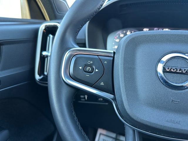 Used 2022 Volvo XC40 T5 Inscription w/ Climate Package image 23