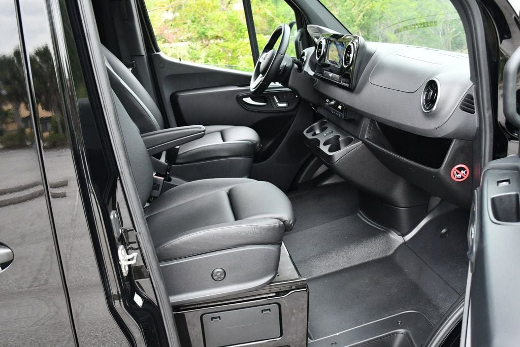 Used 2024 Mercedes-Benz Sprinter 2500 image 55