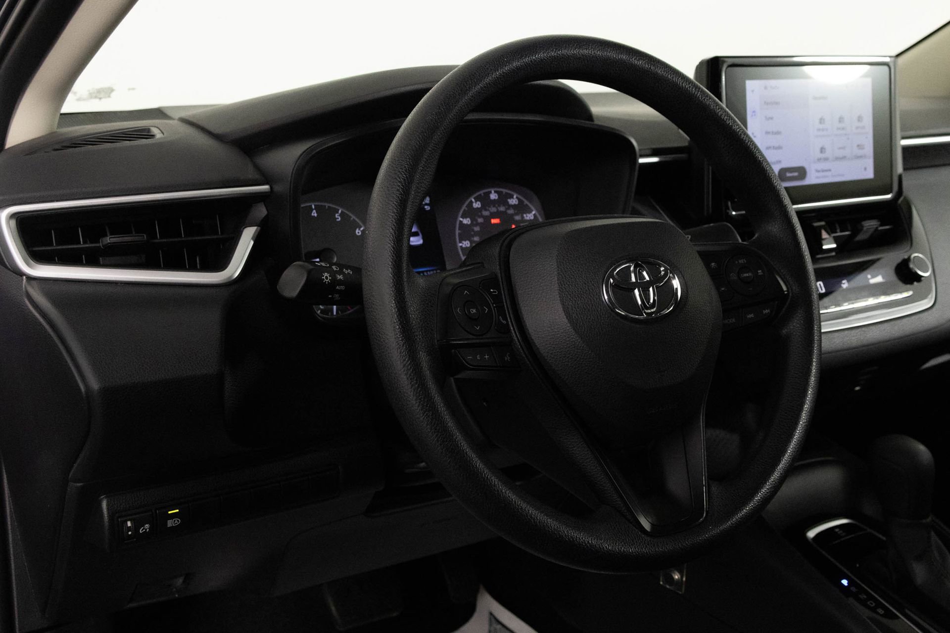 Used 2023 Toyota Corolla LE FWD image 30