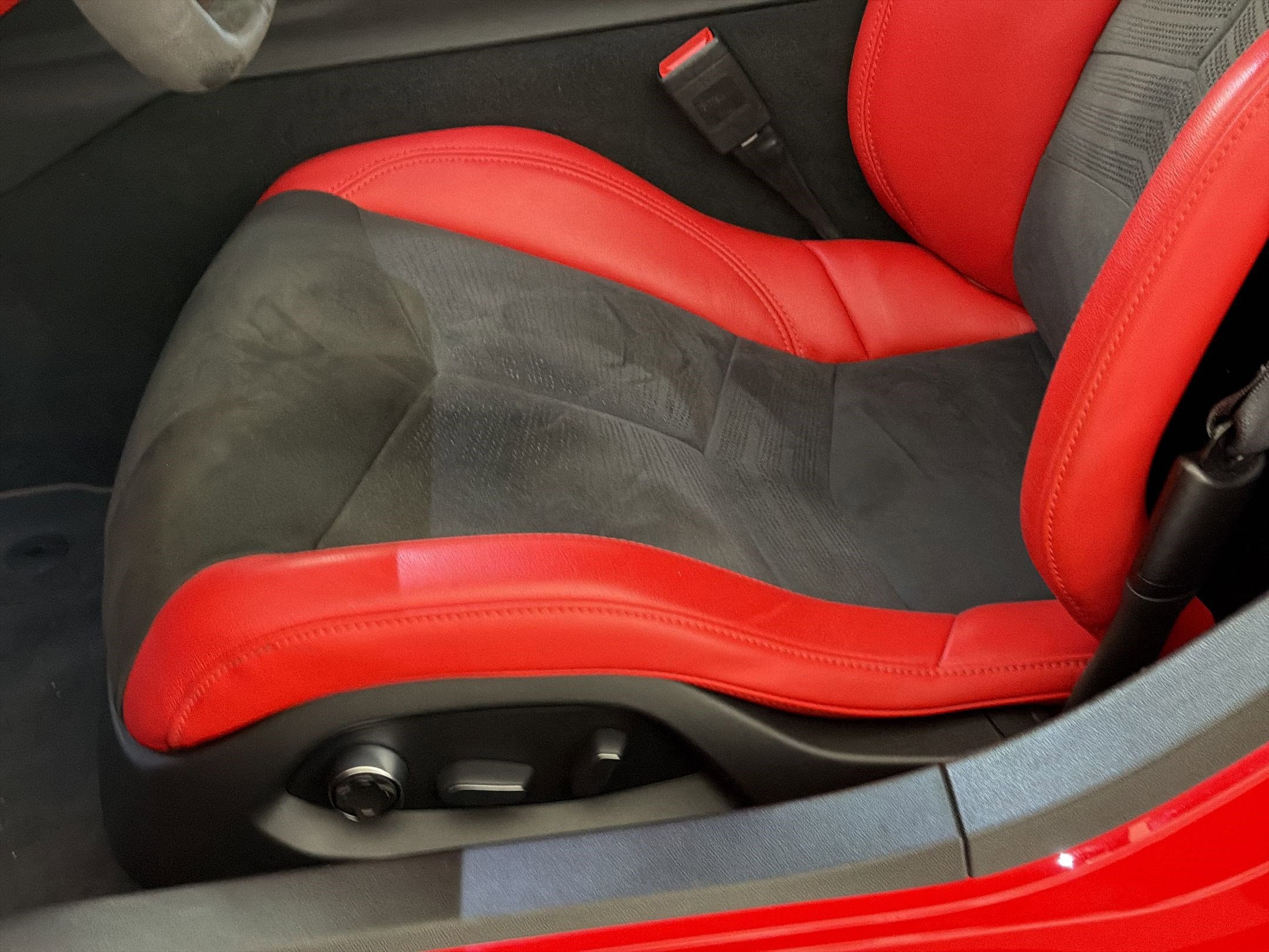 Used 2020 Chevrolet Corvette Stingray Premium Cpe w/ 3LT Preferred Equipment Group RWD image 14
