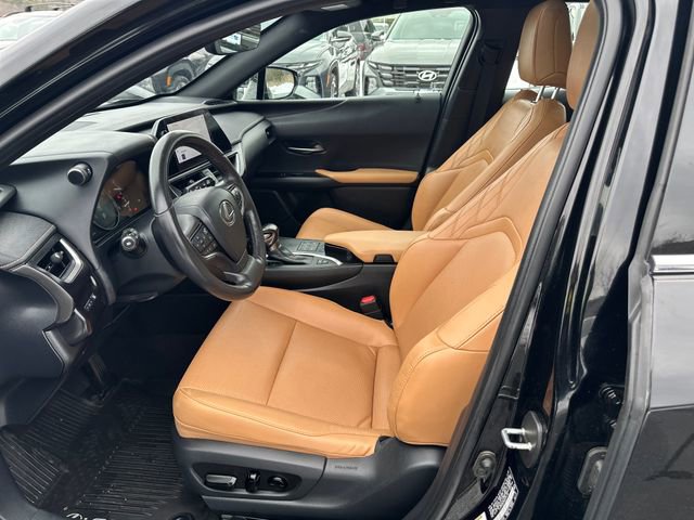 Used 2024 Lexus UX 250h AWD w/ Premium Package image 9