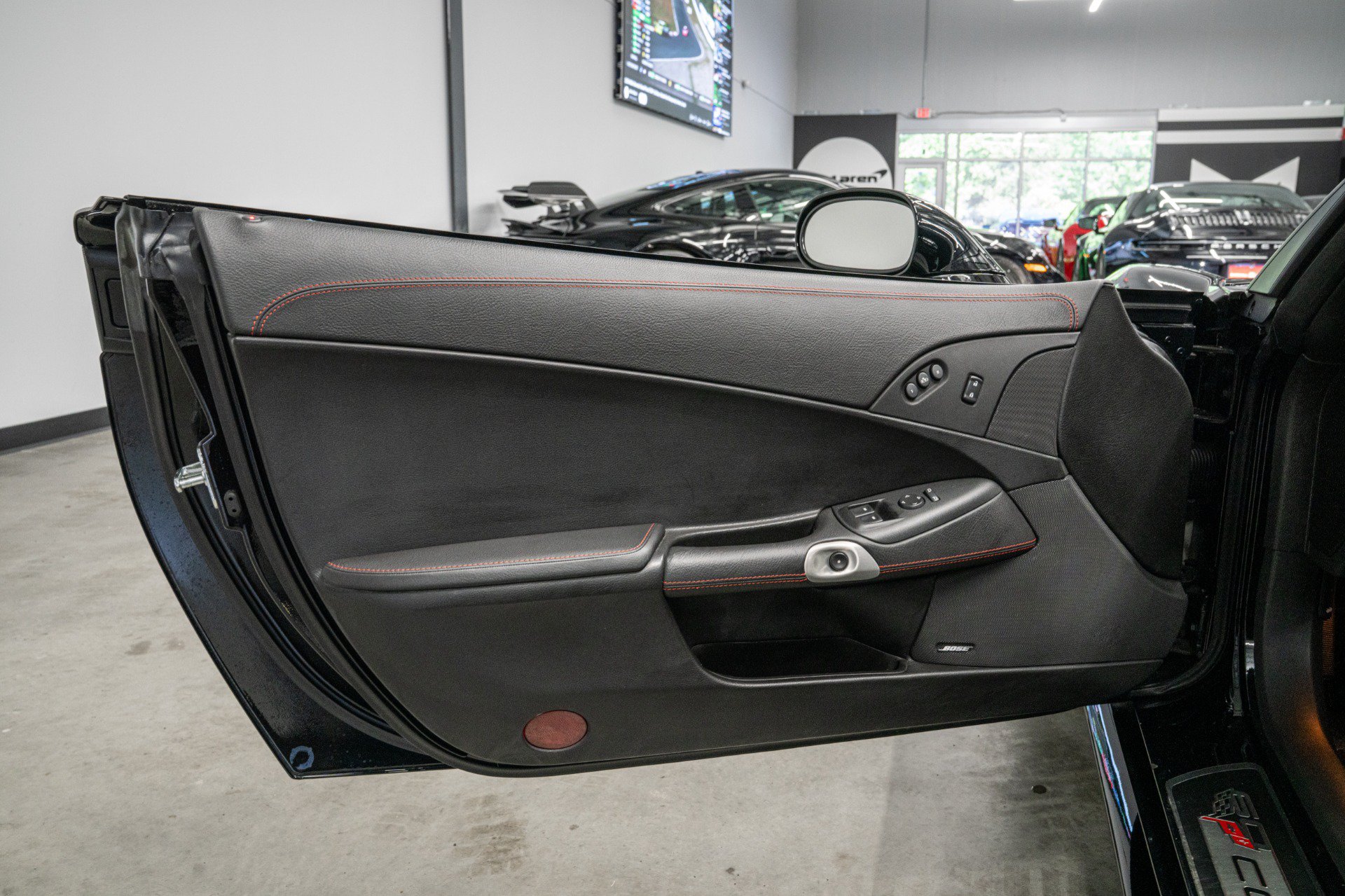 Used 2013 Chevrolet Corvette Z06 w/ 3LZ Preferred Equipment Group RWD image 37