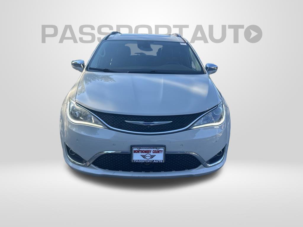 Used 2019 Chrysler Pacifica Limited w/ Advanced Safetytec Group FWD image 9
