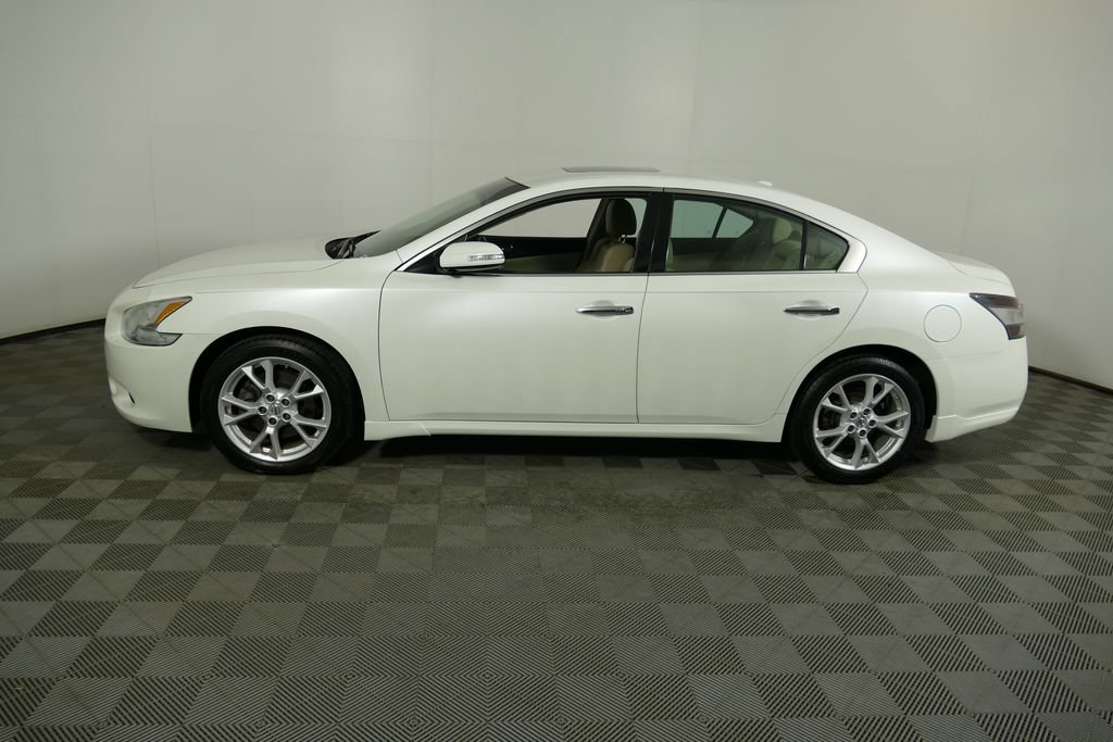 Used 2014 Nissan Maxima 3.5 SV w/ Technology Package FWD image 4