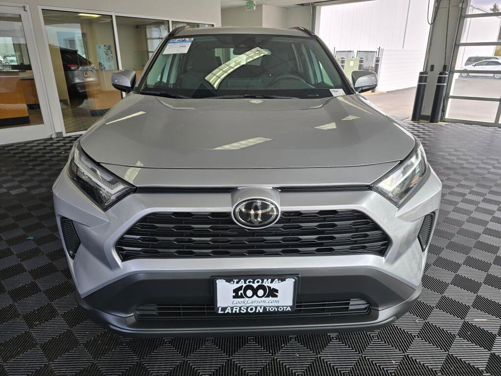 Used 2025 Toyota RAV4 XLE image 8