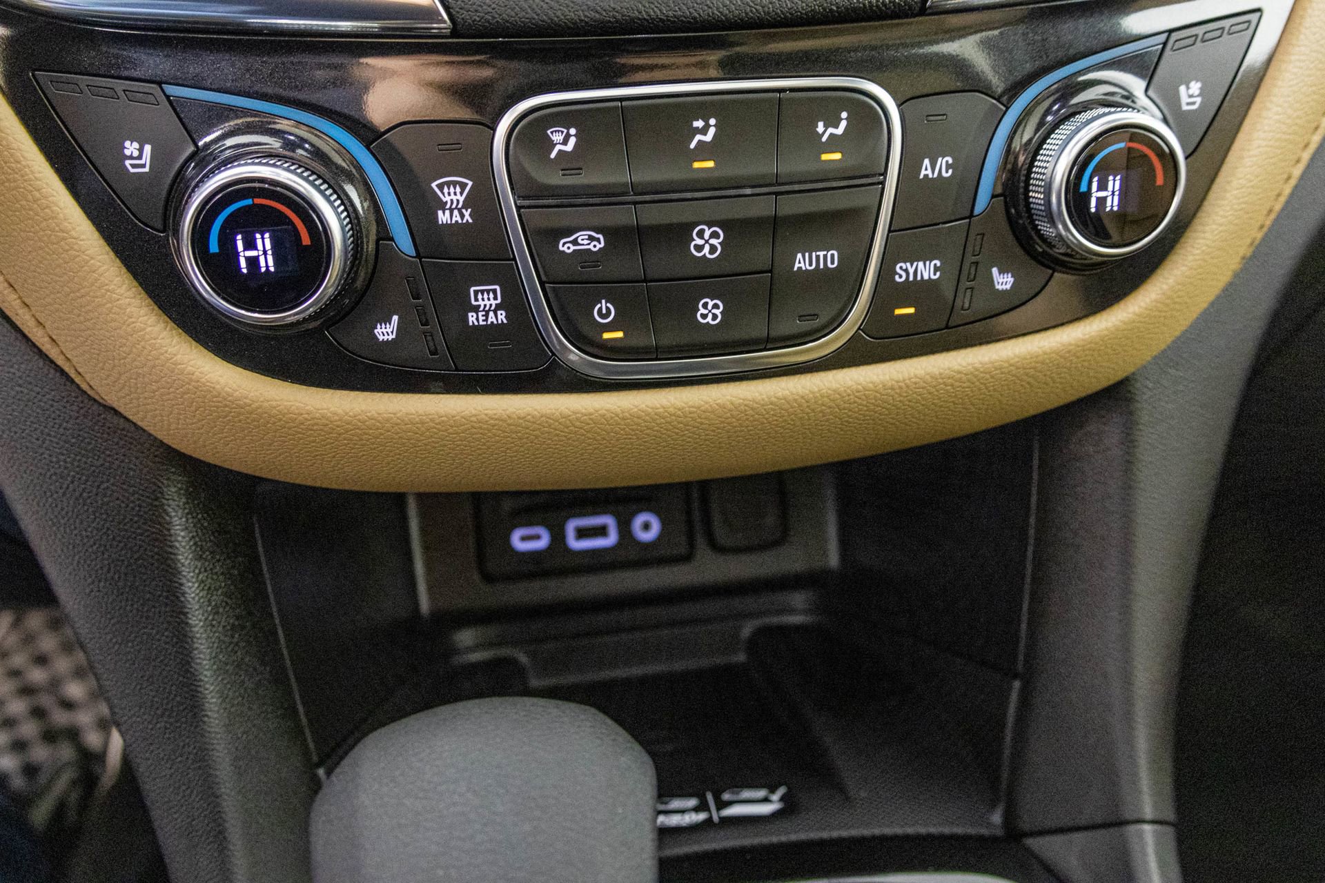 Used 2024 Chevrolet Equinox Premier image 31