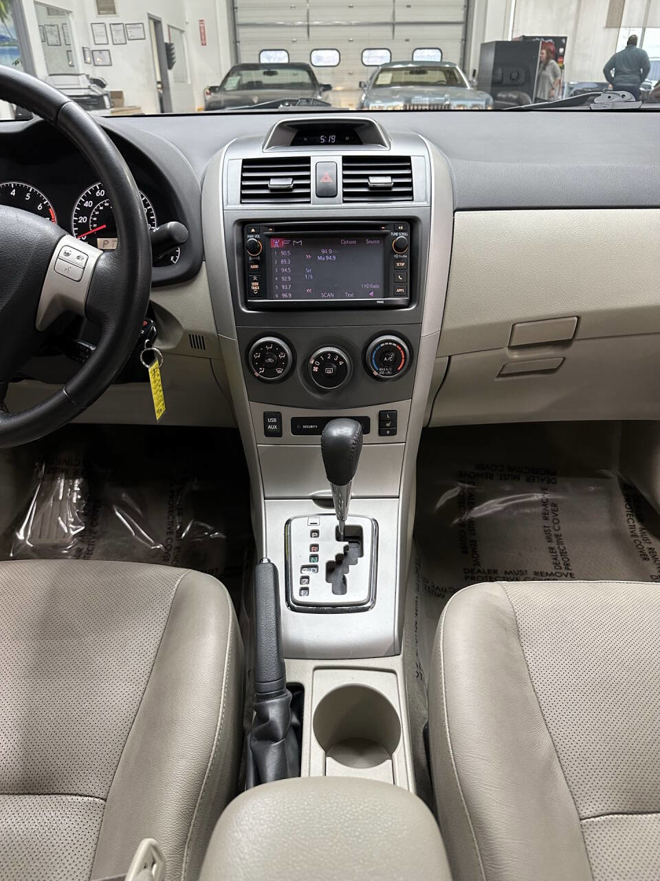 Used 2013 Toyota Corolla LE Special Edition FWD image 25