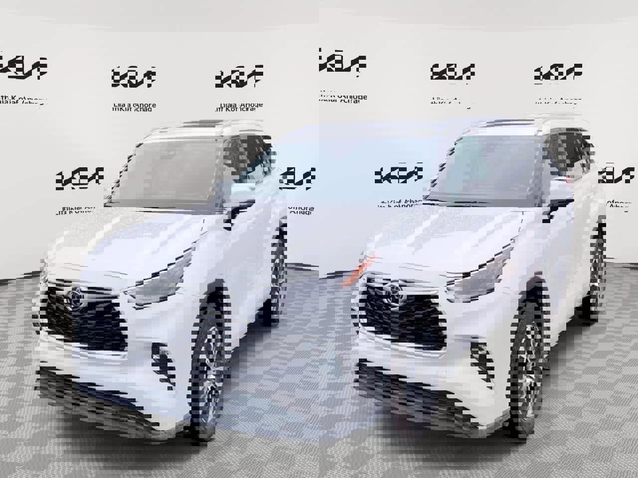 Used 2024 Toyota Highlander XLE