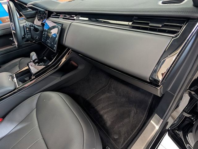 Used 2024 Land Rover Range Rover Sport Dynamic SE image 18