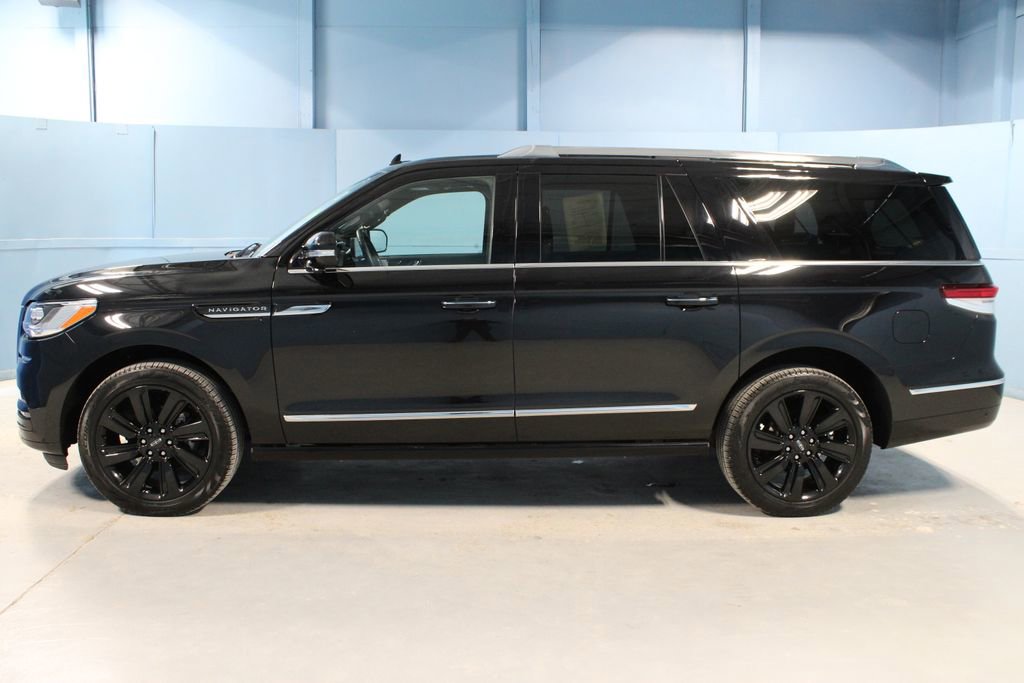 Used 2024 Lincoln Navigator L Reserve image 35