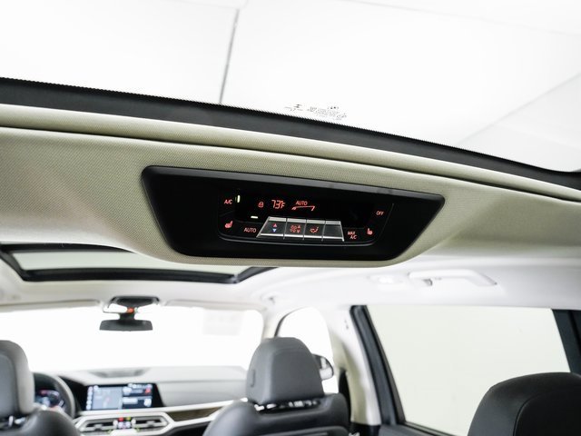 Used 2021 BMW X7 xDrive40i w/ Premium Package image 27