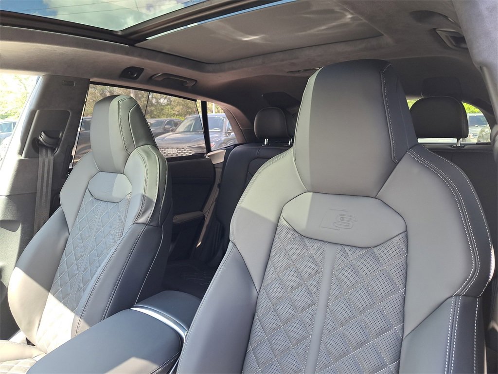 New 2026 Audi SQ8 Prestige image 16
