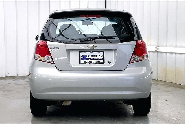 Used 2004 Chevrolet Aveo Hatchback FWD image 4