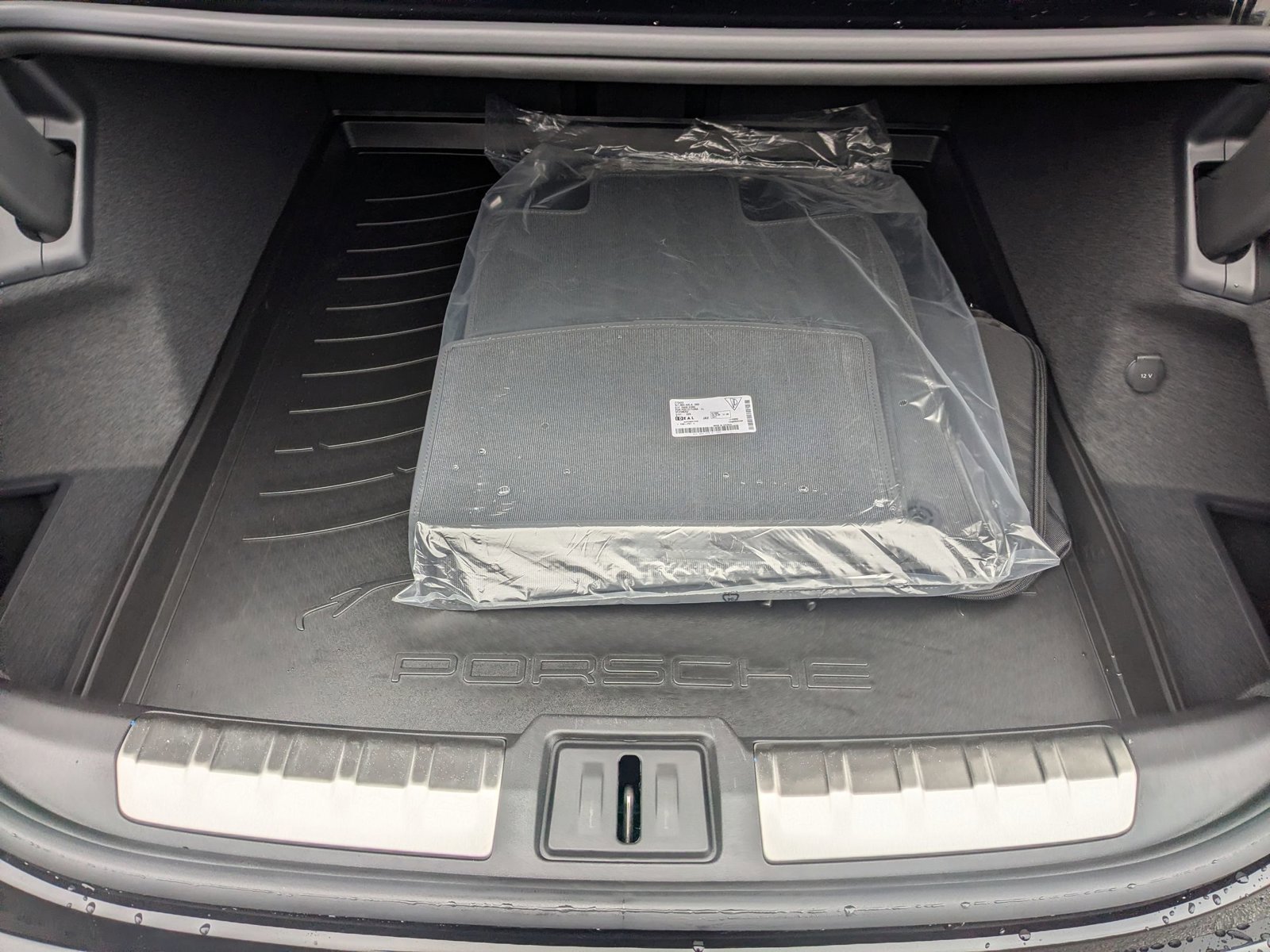 New 2026 Porsche Taycan 4S image 23