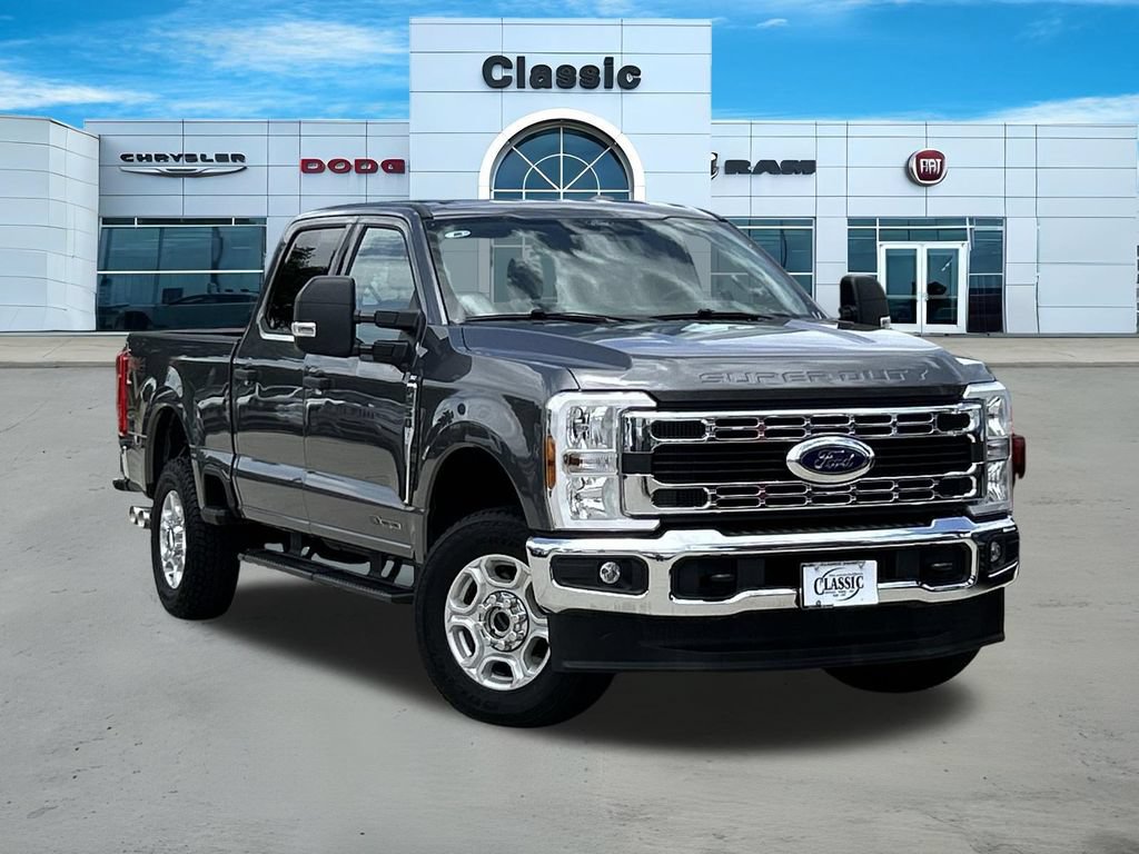 Used 2025 Ford F250 XLT w/ FX4 Off-Road Package AWD/4WD video 1